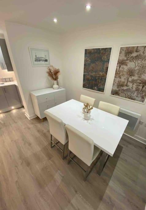 Luxury Town Centre Walking Distance To Rsc Theatre Appartamento